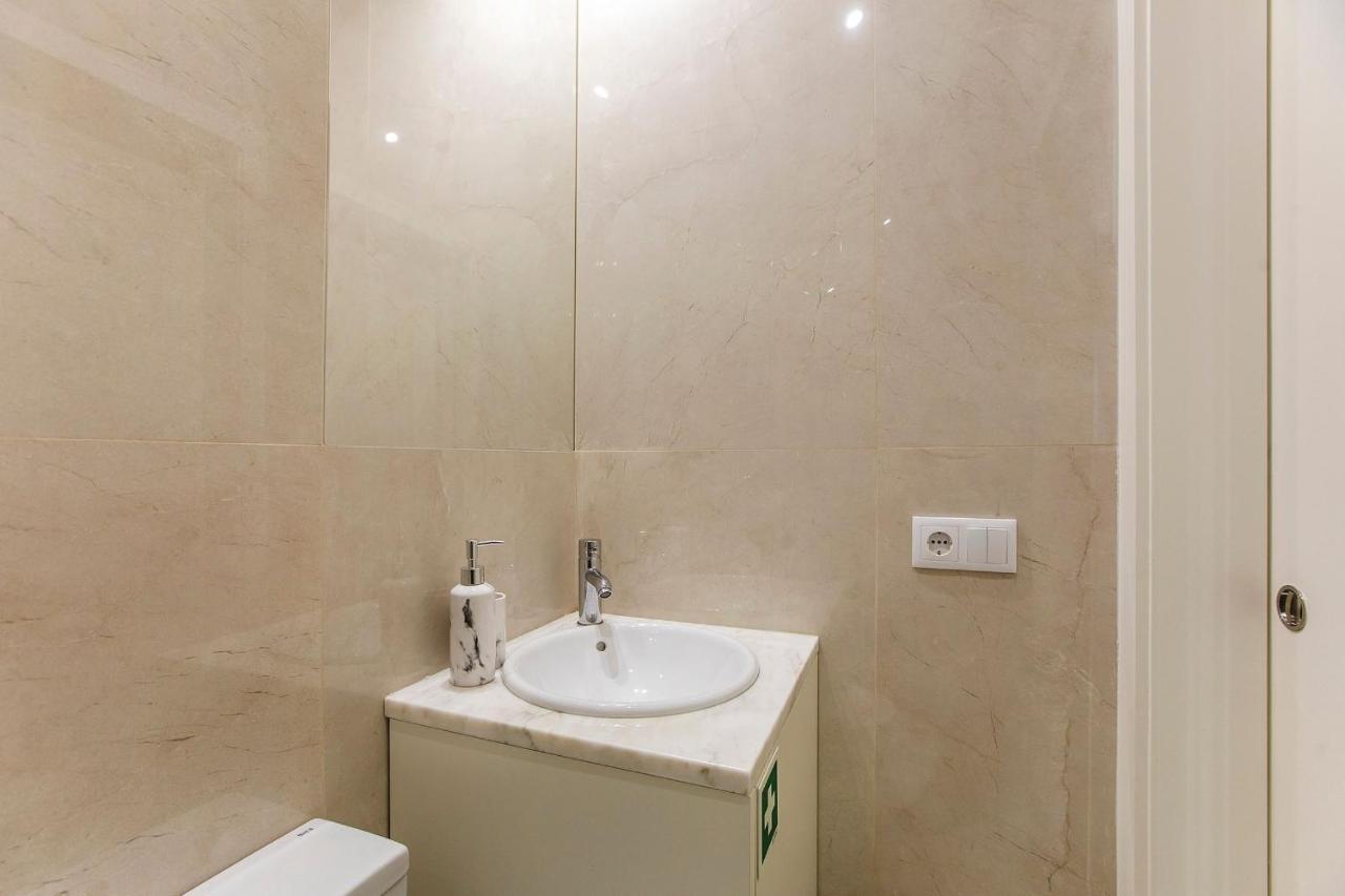 Lovelystay - Cozy 1Br In Santa Catarina W/ Balcony Porto Exterior foto